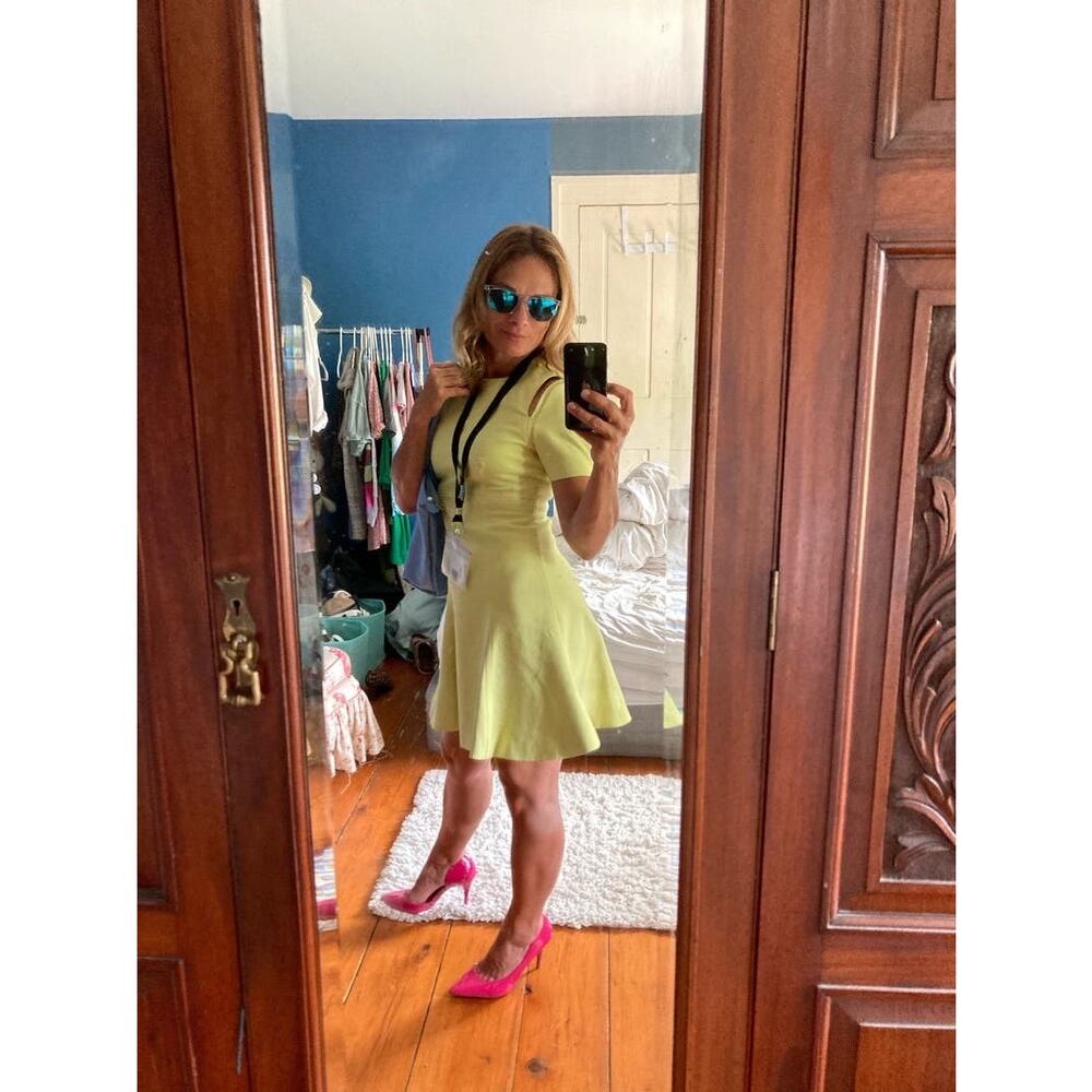 CINQ Á SEPT Neon Yellow Shoulder Cutouts Flared Hourglass Alyssa Dress Size 2 - Picture 10 of 11
